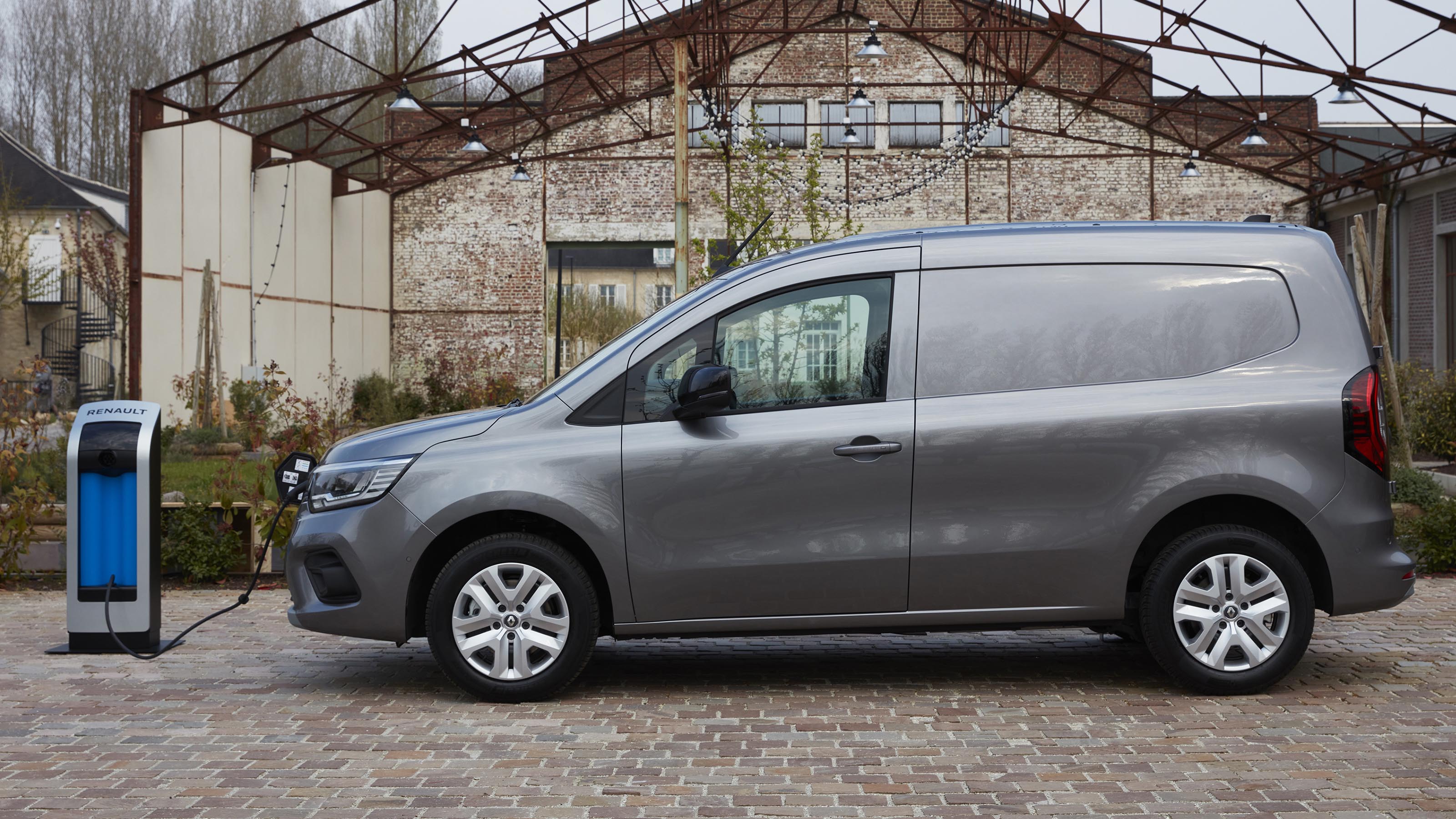 Dusver cap contrast New electric vans arriving in 2023 and beyond | DrivingElectric