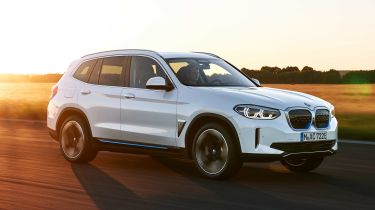 BMW iX3 front tracking