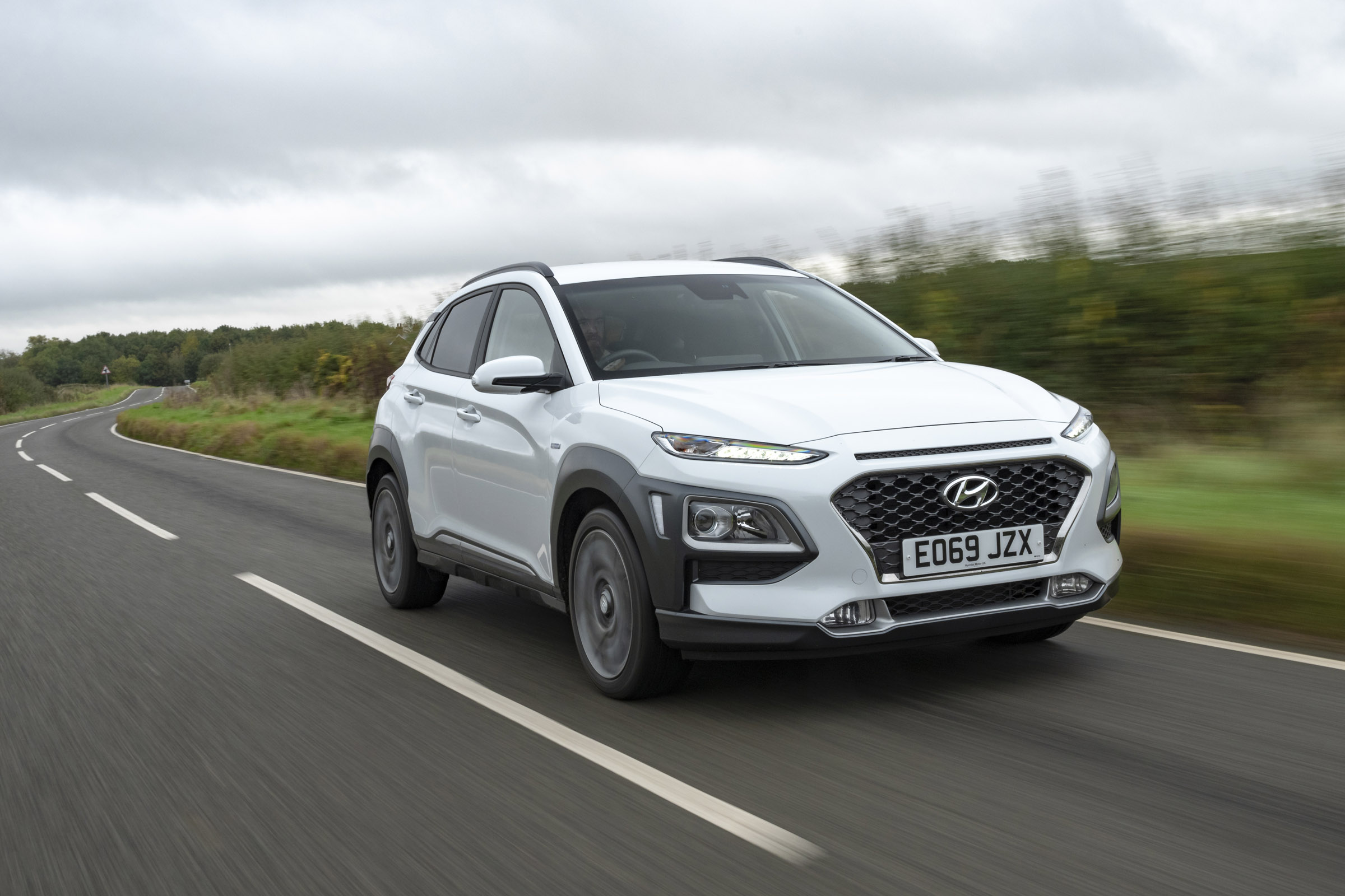 Hyundai Kona Hybrid review pictures   DrivingElectric