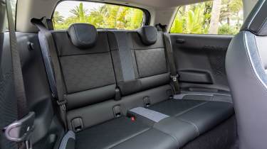 MINI Cooper SE - rear seats