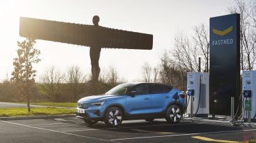 Volvo C40 at Fastned charger