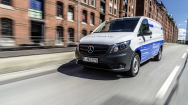Lokal emissionsfreie Mobilität: Mercedes-Benz eVito fit für den urbanen Einsatz Local zero-emissions mobility: Mercedes Benz eVito fit for urban life 