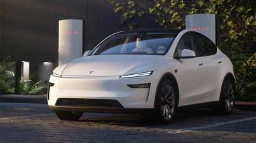 Tesla Model Y facelift 2025 - static front 3/4