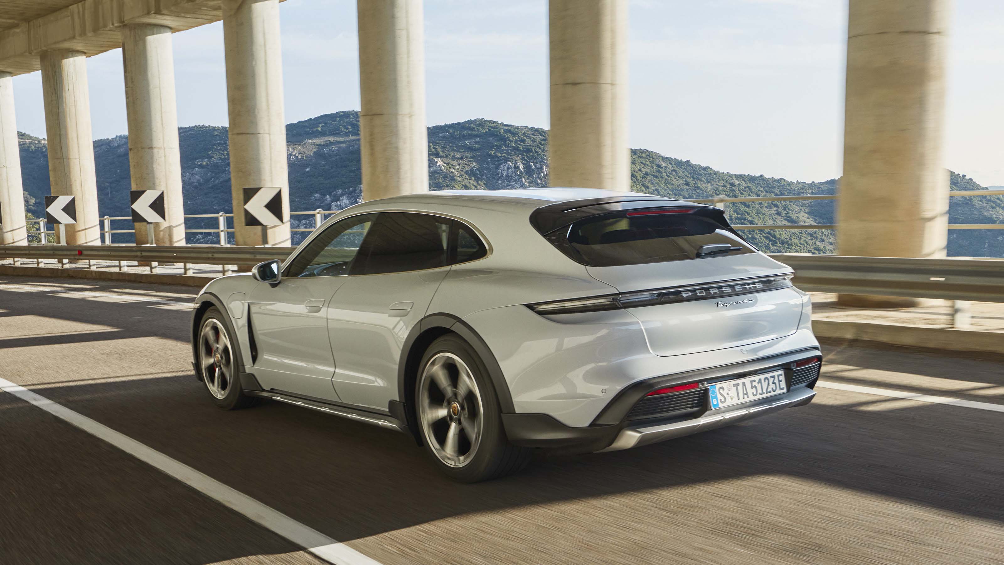 New Porsche Taycan Cross Turismo 2021 Prices Pictures Specs And Release Date Drivingelectric