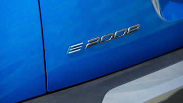Peugeot E-2008 - badge