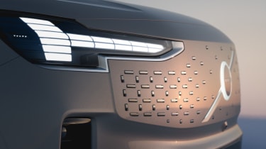 Volvo EM90 reveal - grille