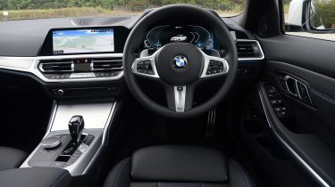 BMW 330e vs Volvo S60 T8