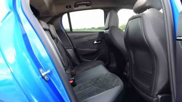 Peugeot E-208 - rear seats