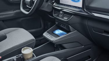 Ford E-Transit Courier - wireless charging