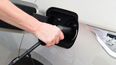 DS 7 Crossback E-TENSE charging