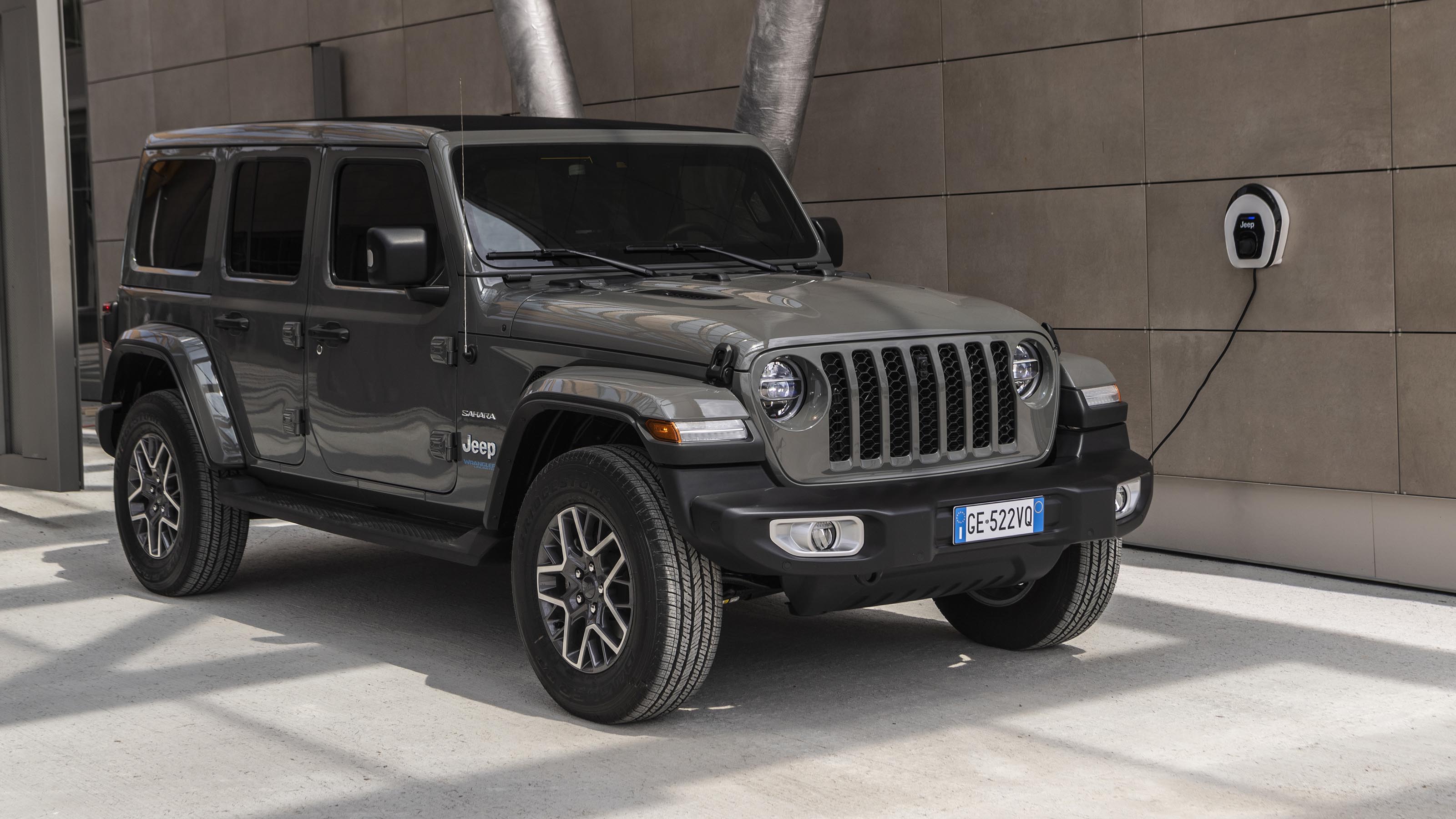 Jeep Wrangler 4xe plug-in hybrid: pictures, specs and details |  DrivingElectric