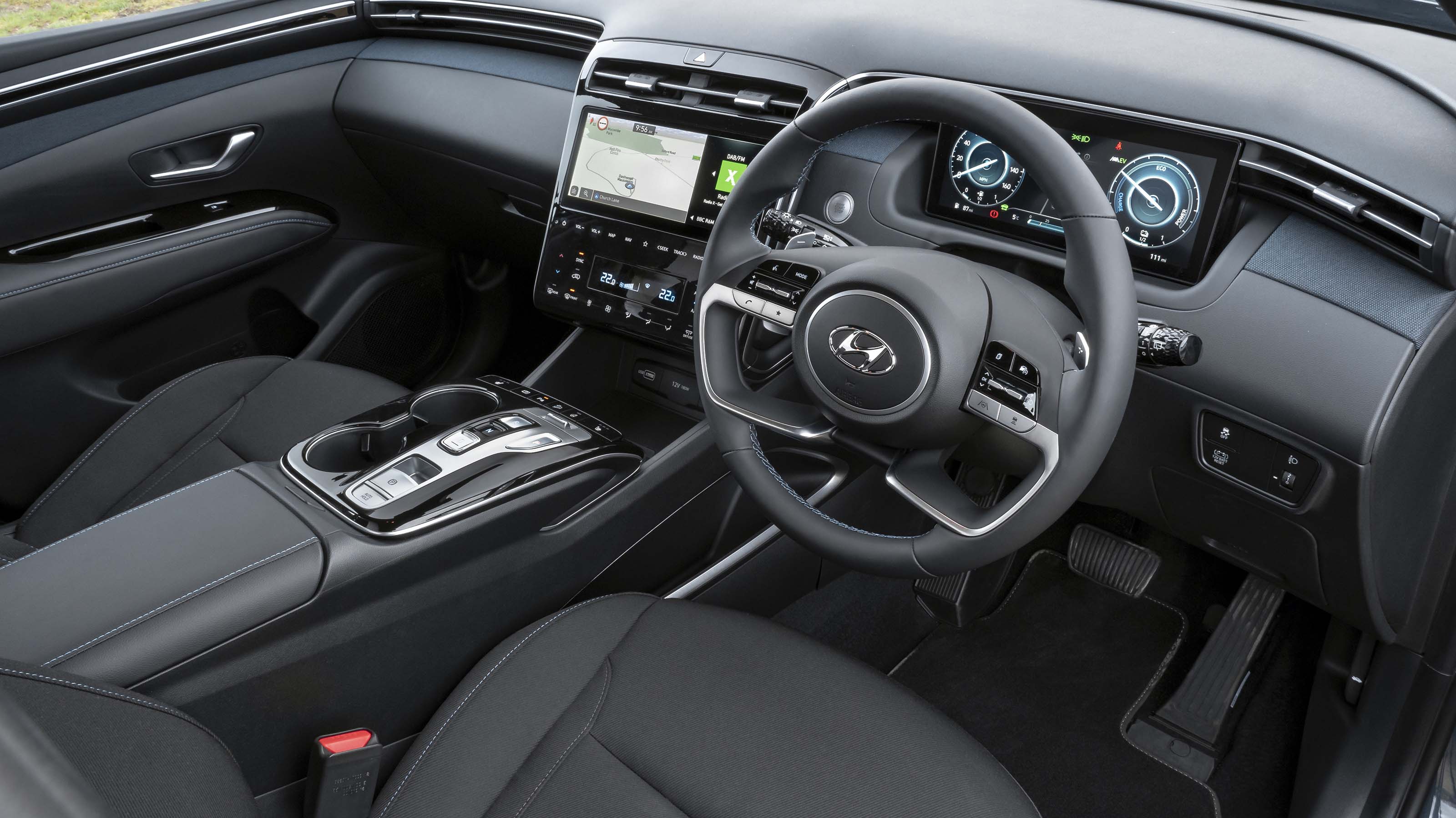 Hyundai Tucson Hybrid interior & comfort DrivingElectric