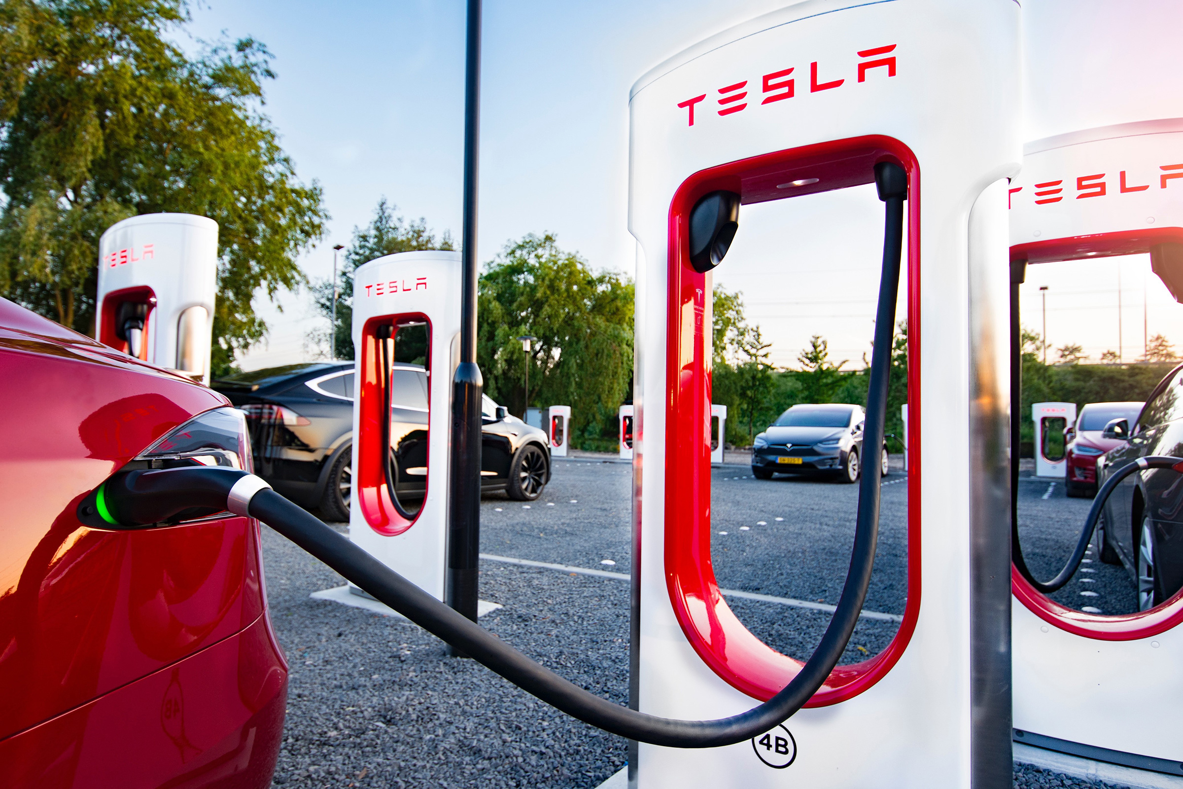 Tesla Charging Stations: A Guide To The Tesla Supercharger Network | Drivingelectric