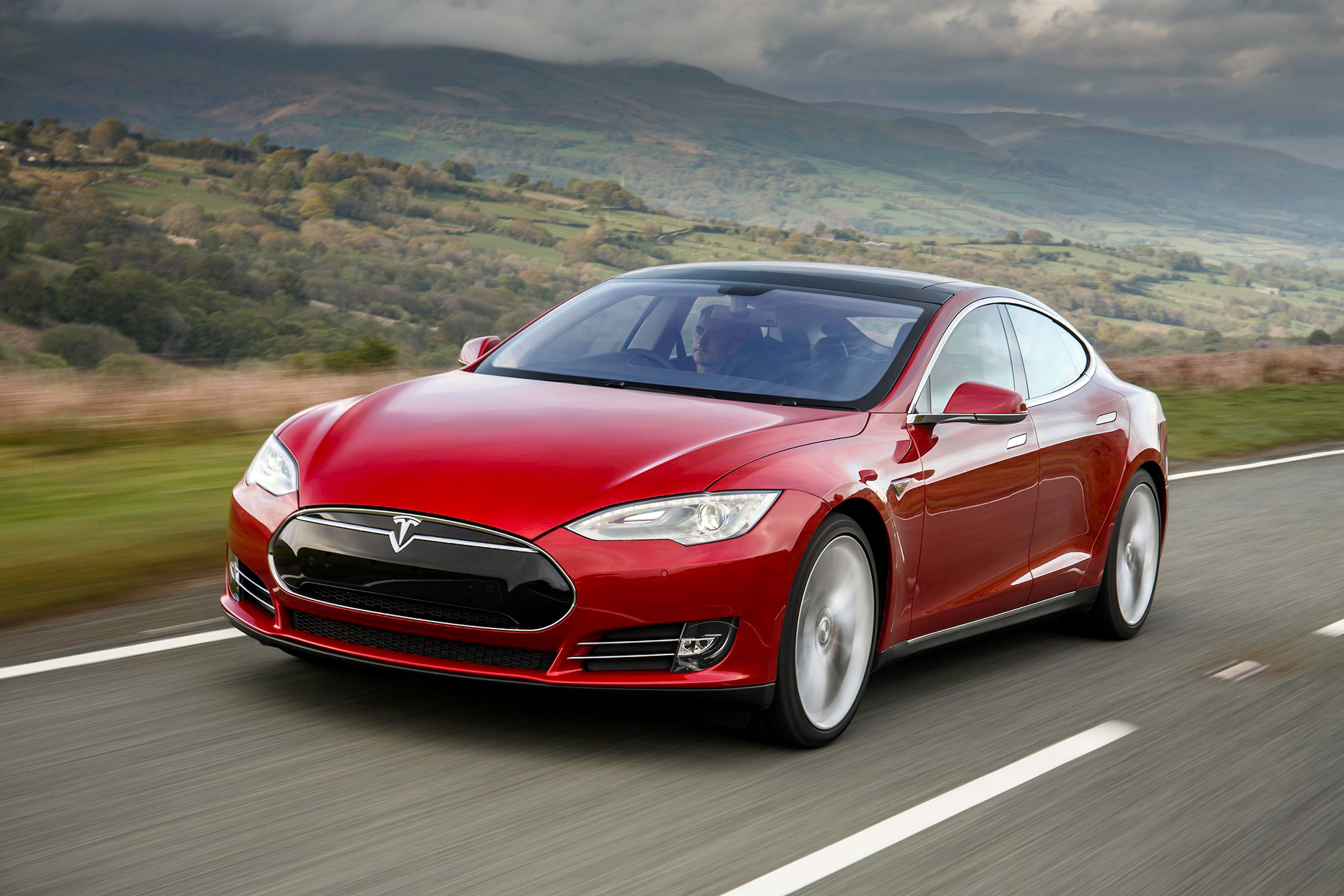 How Long Is The Life Of A Tesla Car Battery