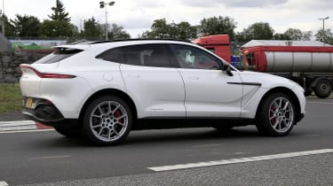 Aston Martin DBX hybrid