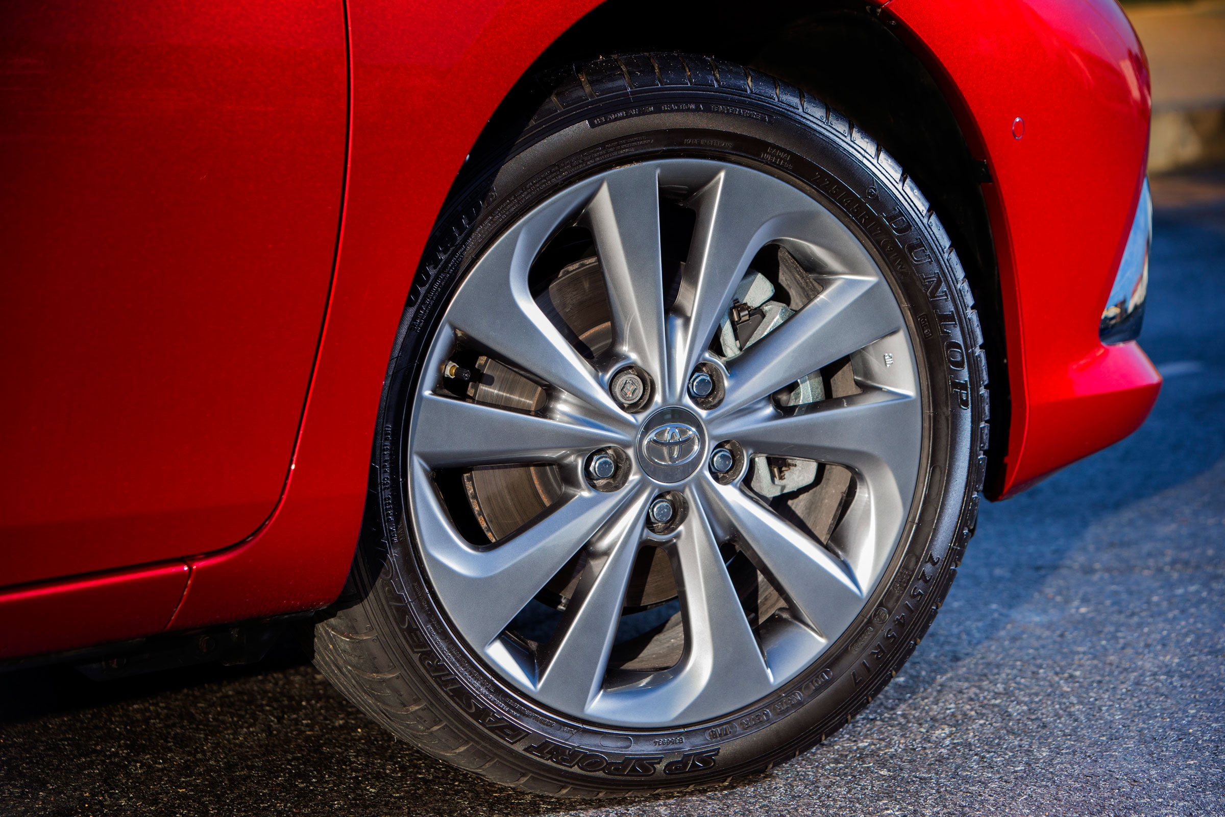 Toyota Auris Hybrid (2013-2019) review
