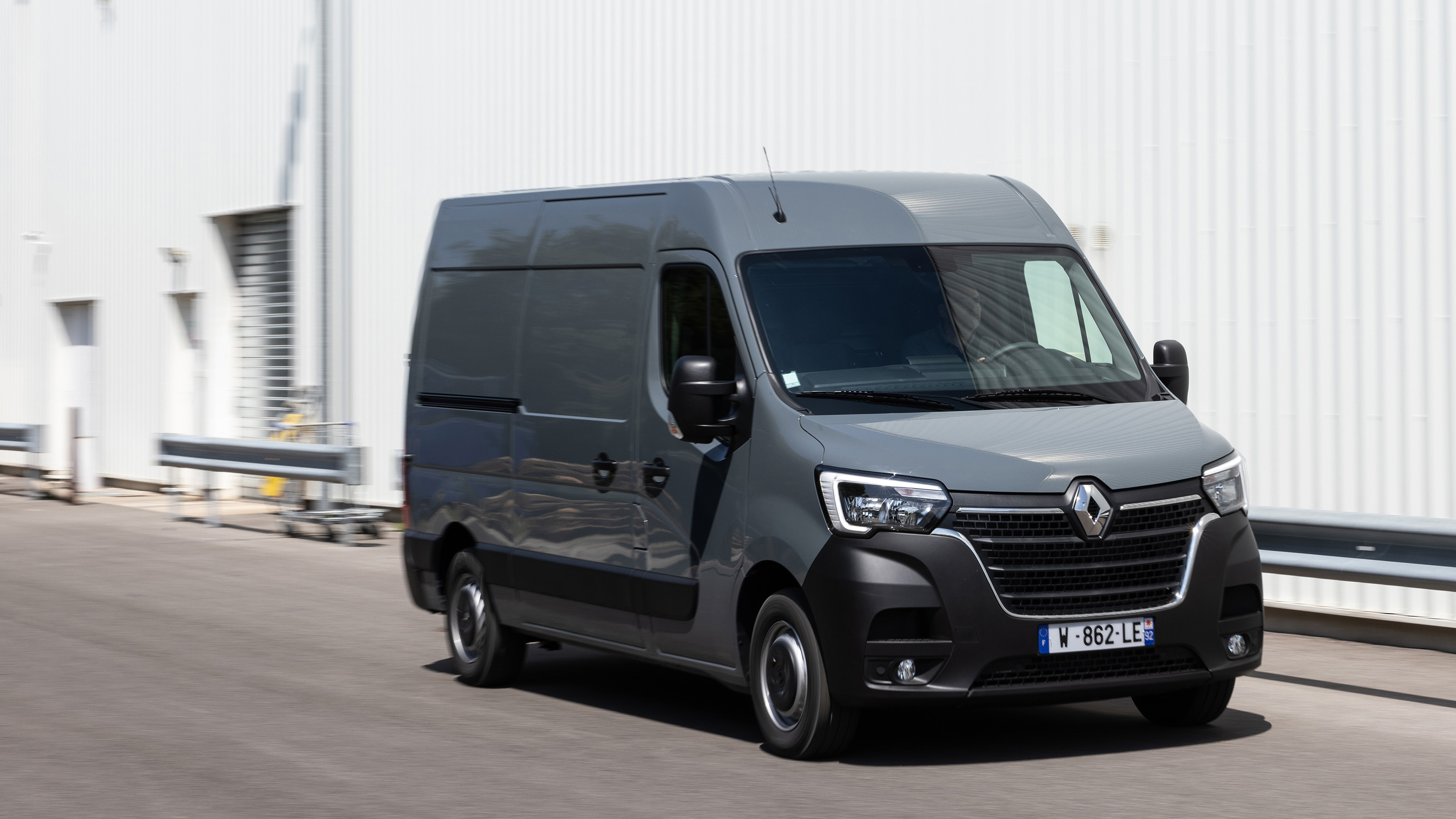 Renault Master E-TECH reliability & safety rating 2024