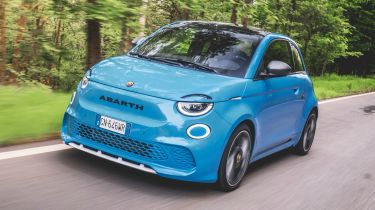 Abarth 500e - front tracking