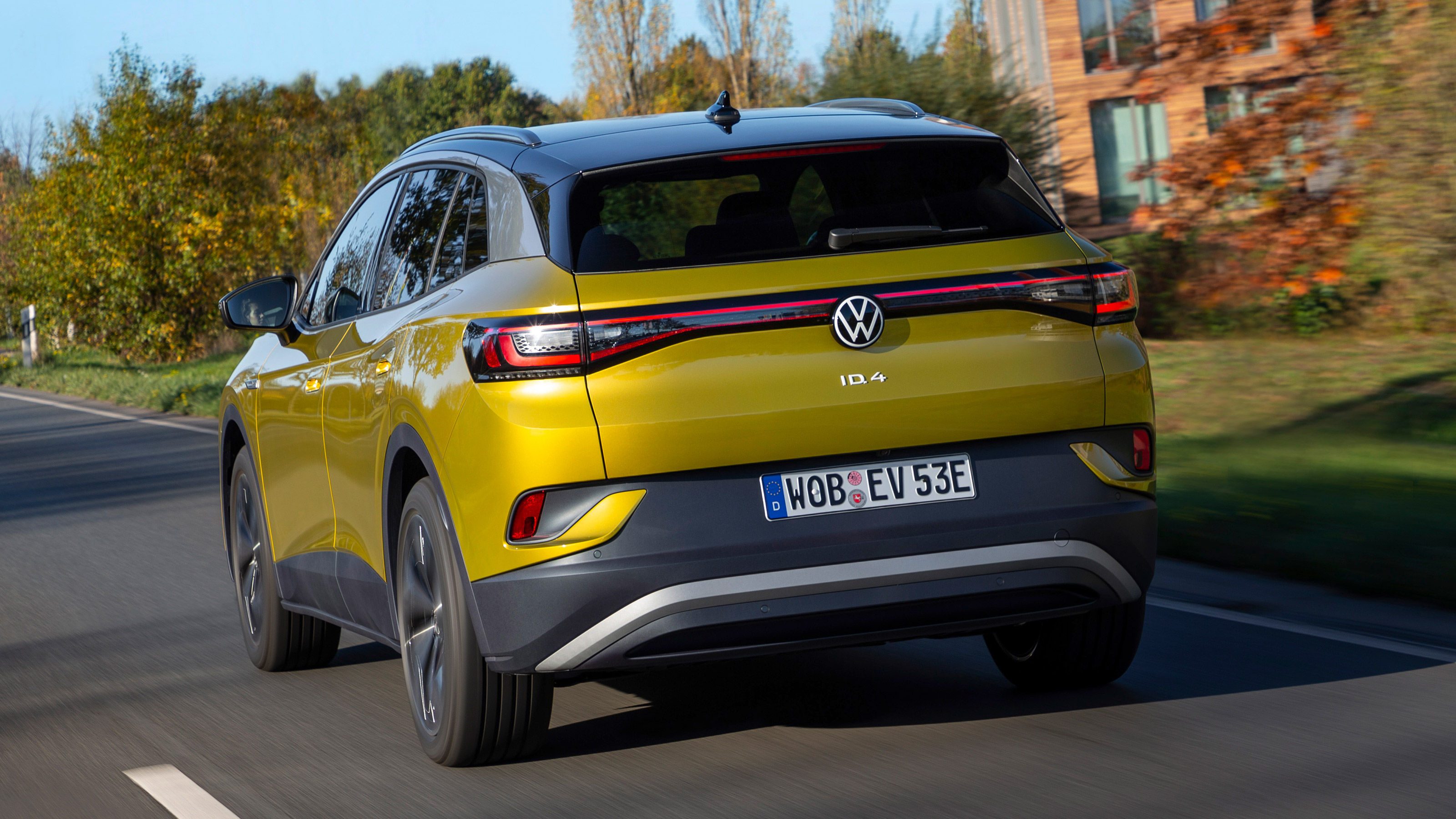 Volkswagen Id 4 Electric Suv 2021 Specs Pictures And On Sale Date Drivingelectric