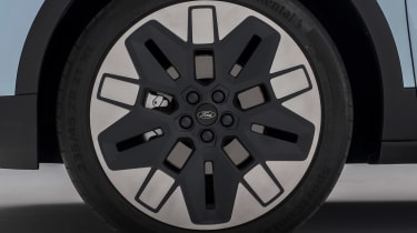 2023 Ford Explorer - wheels