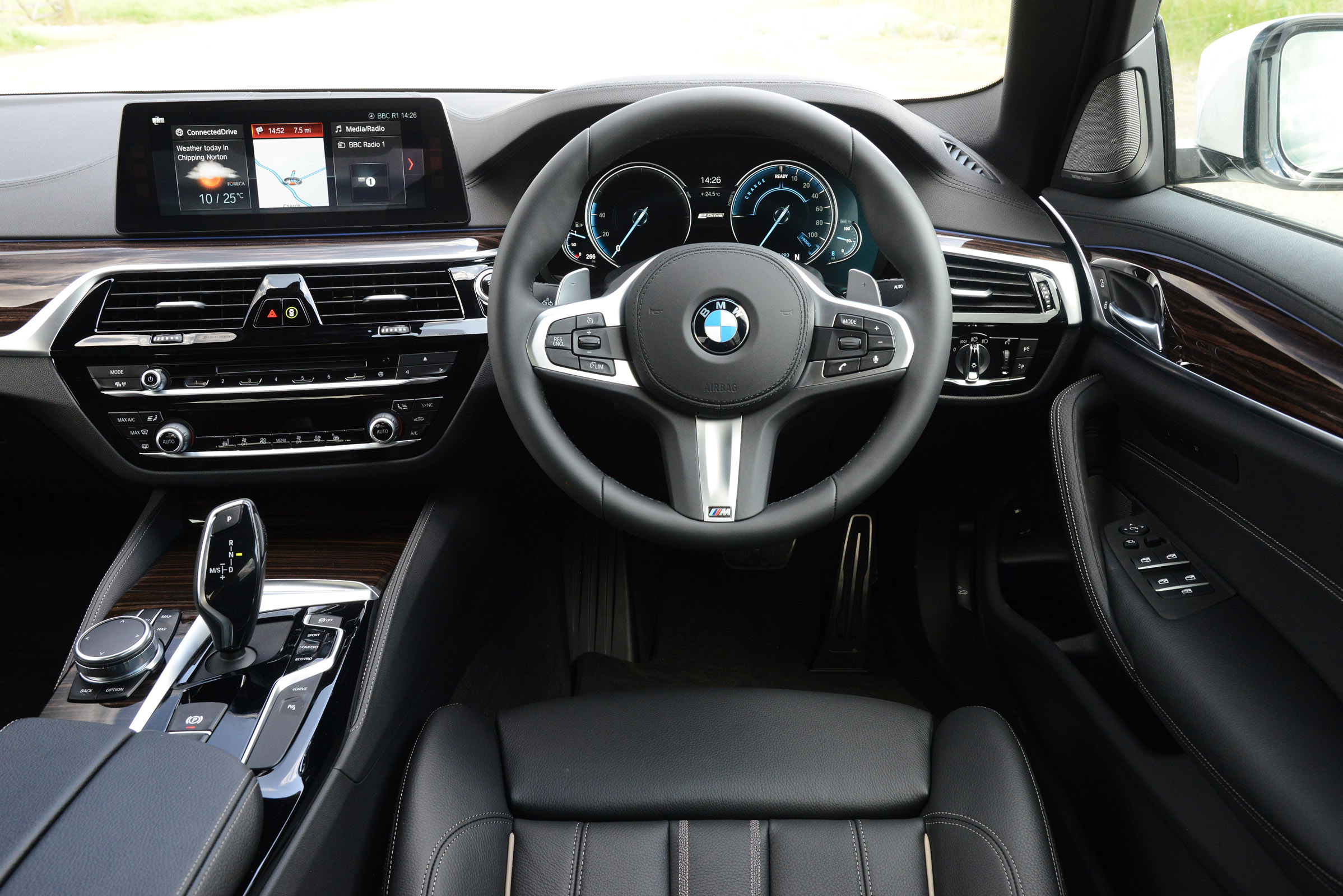 BMW 530e hybrid interior & comfort | DrivingElectric