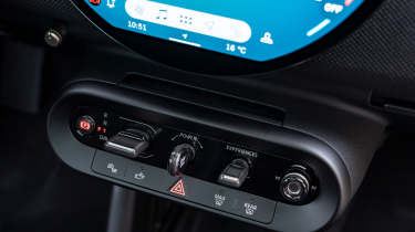 MINI Cooper SE - dashboard switchgear