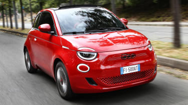 Fiat 500e RED front tracking
