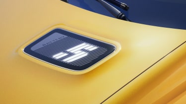 Renault 5 - charging