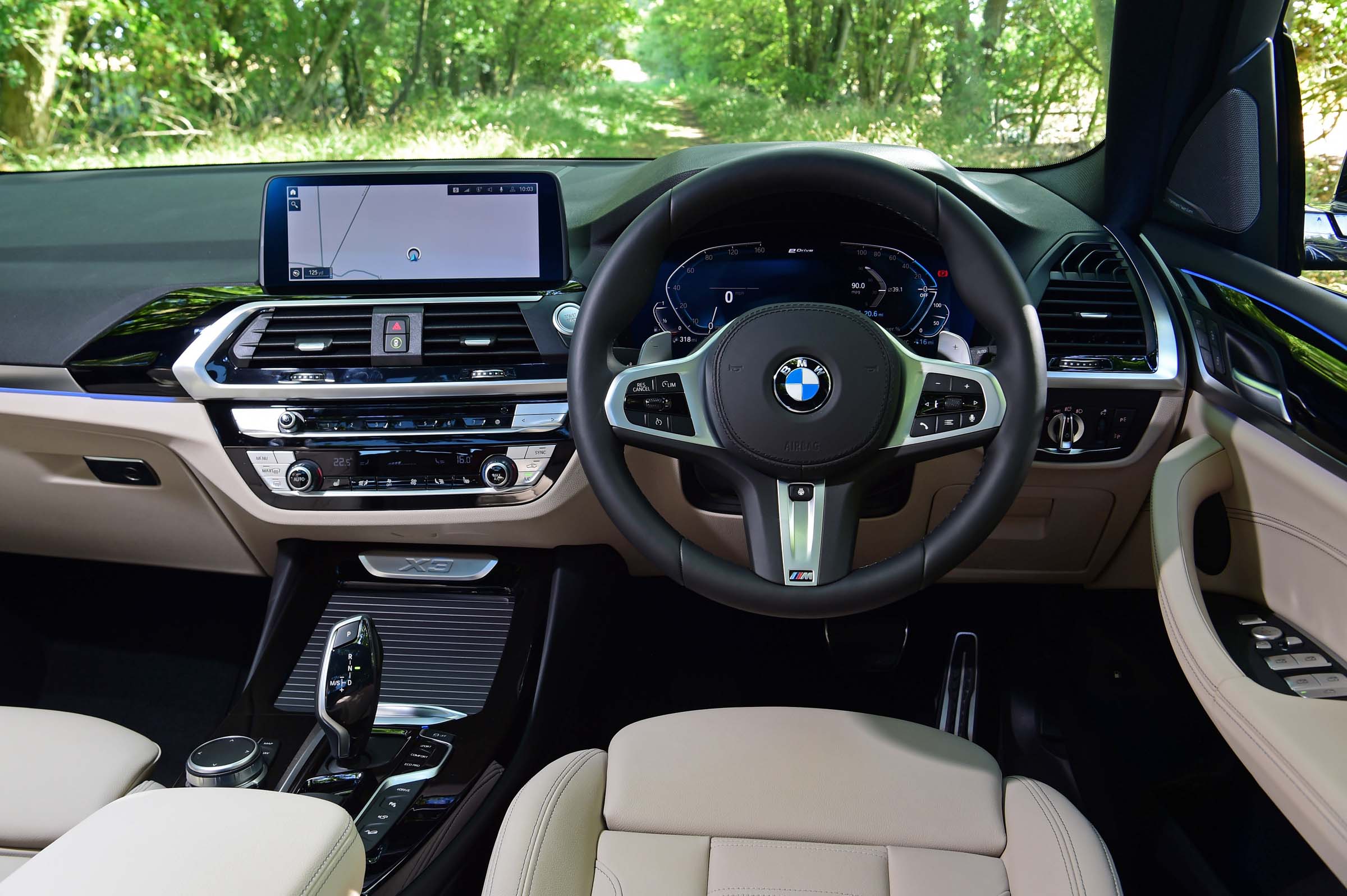 BMW X3 hybrid interior & comfort DrivingElectric