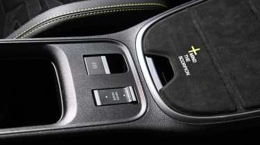Abarth 600e - centre console