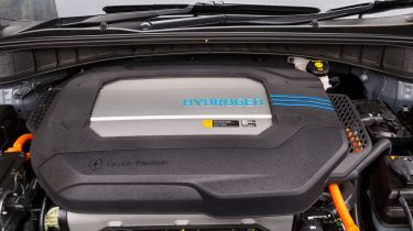 Hyundai UK demonstrates the Hydrogen-powered Nexo that not only produces completely clean emissions but also cleans up the air its engine ingests, thanks to a filtration system developed by s