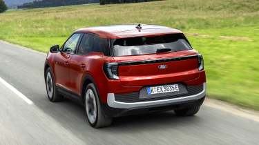 New Ford Explorer - rear tracking 