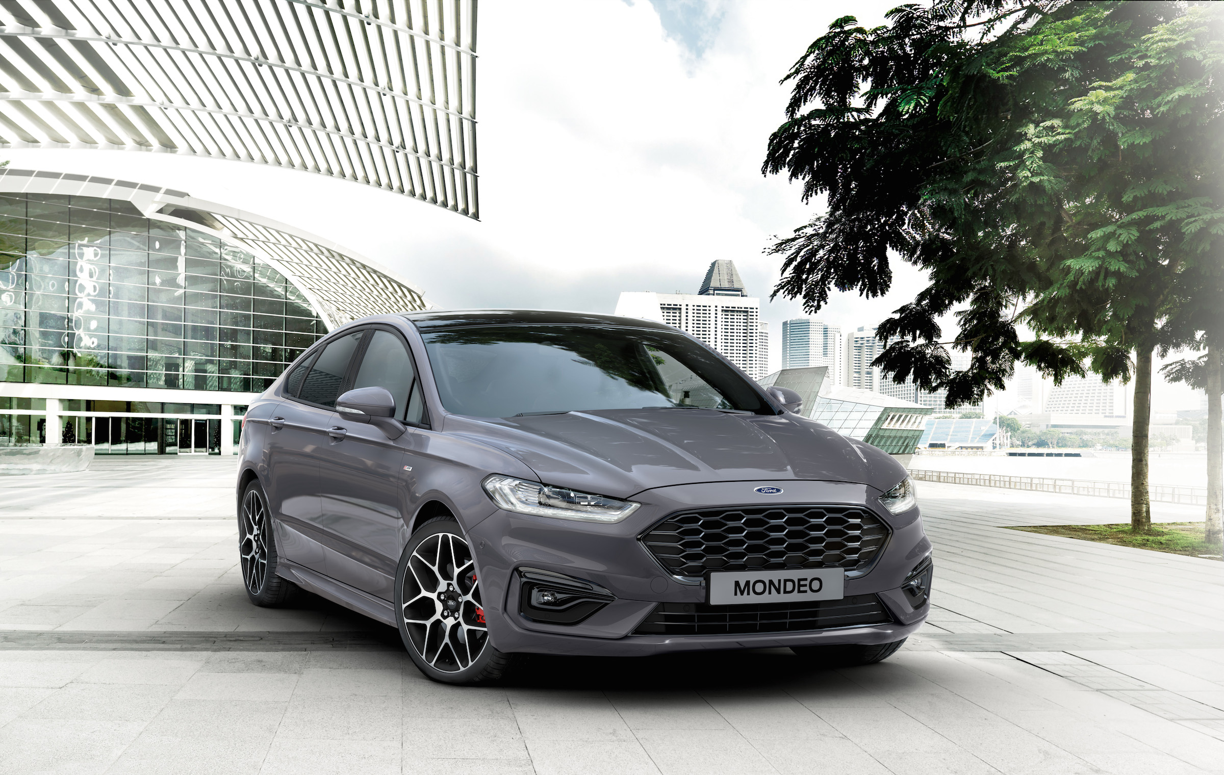 piano auteur taart Ford Mondeo Hybrid review 2021 | DrivingElectric