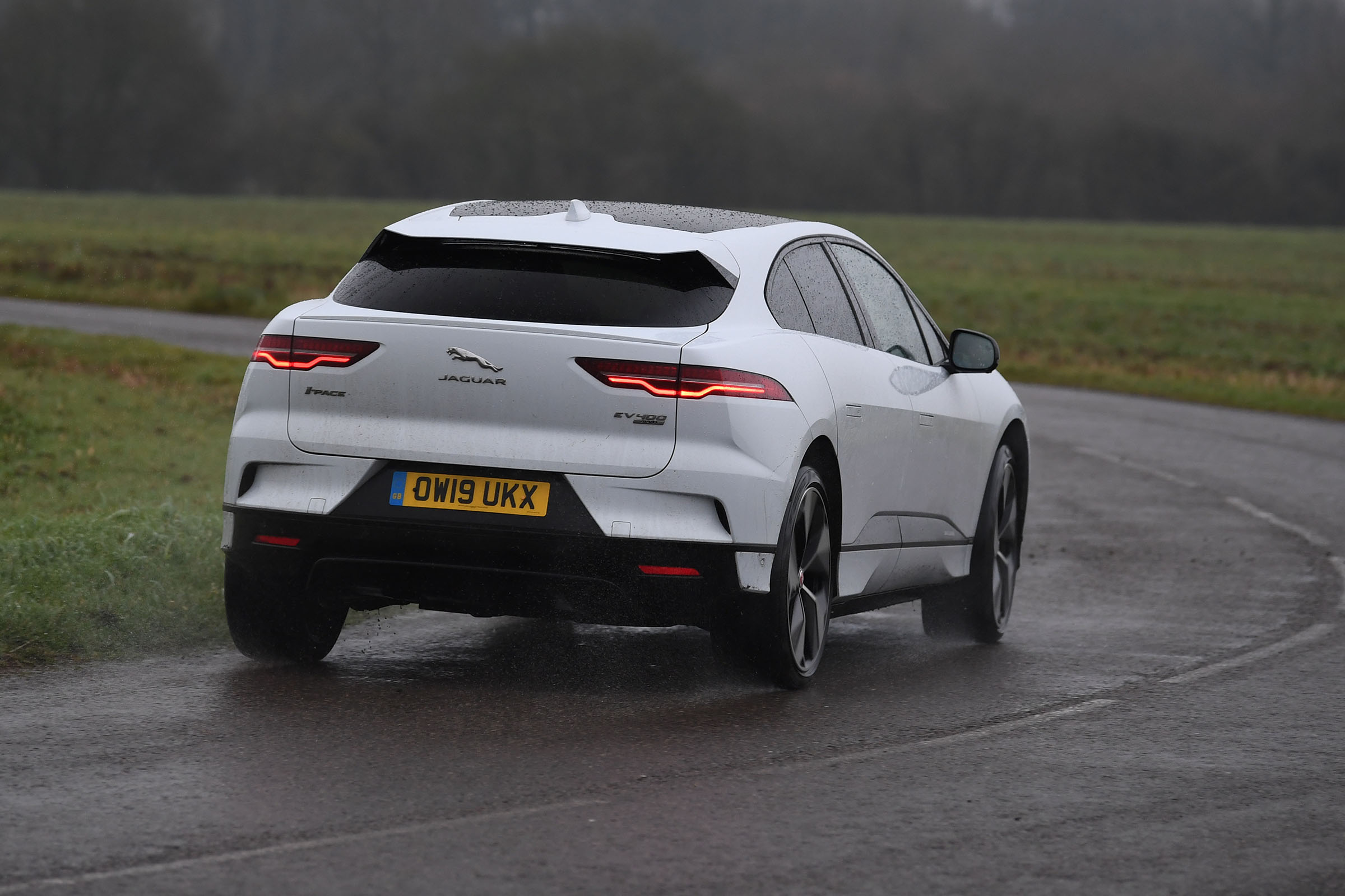 jaguar-i-pace-range-battery-charging-drivingelectric