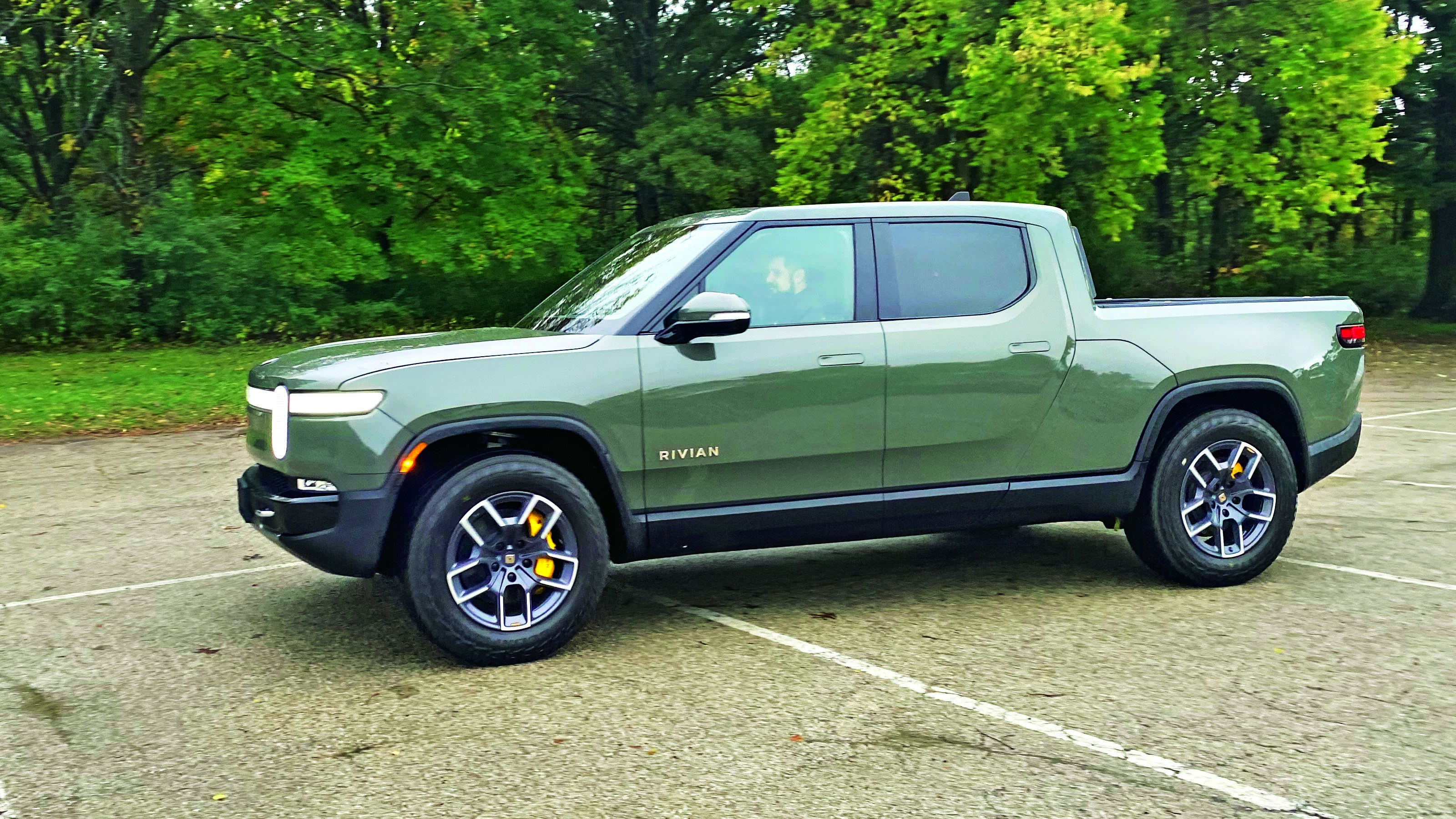 rivian r1t green