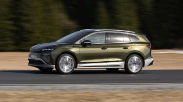 Skoda Enyaq - side action