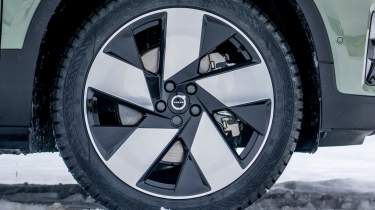 Volvo EX40 - wheel