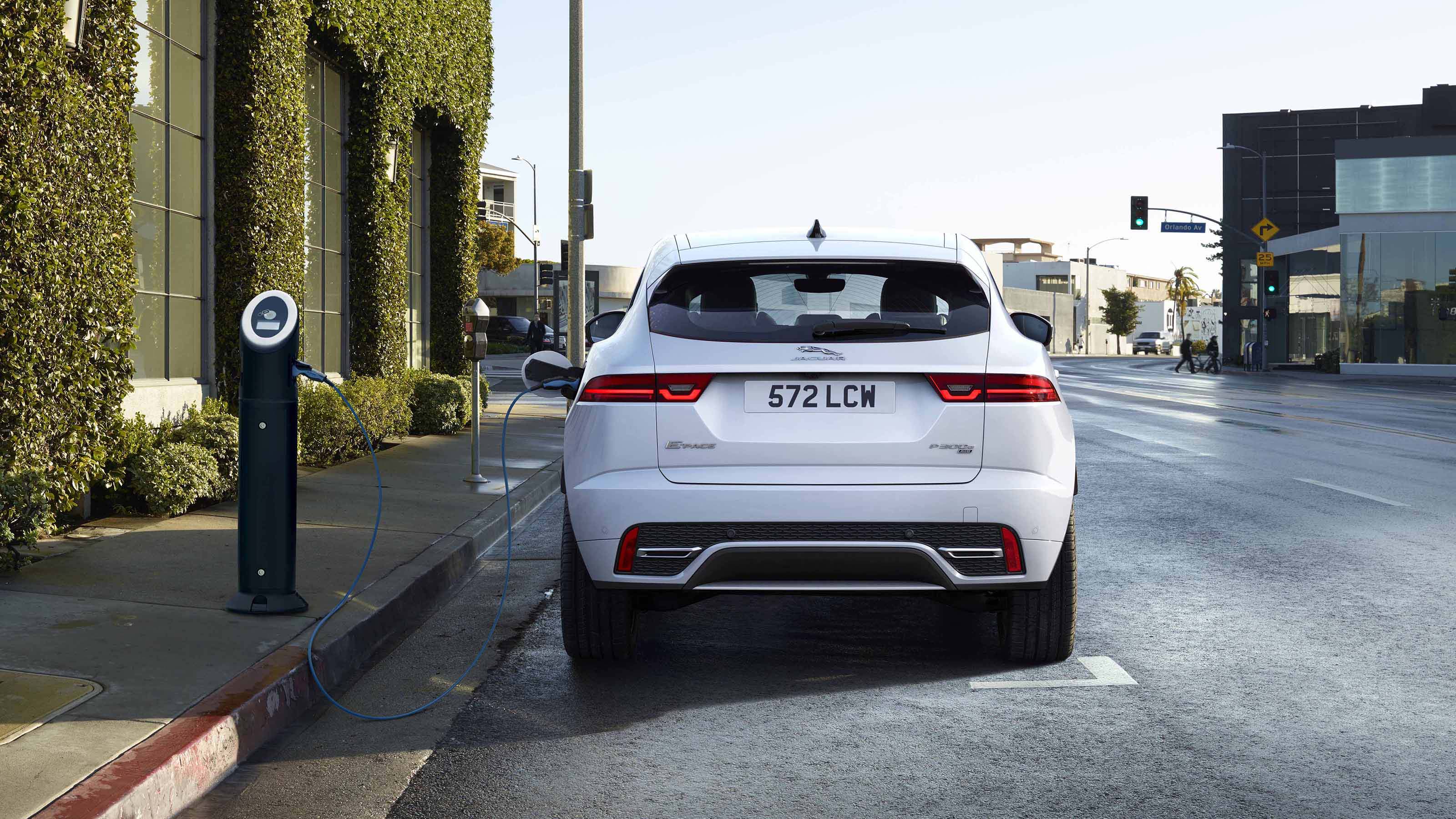 Jaguar E Pace P300e Plug In Hybrid Specification And On Sale Date Drivingelectric