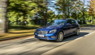 Driven by EQ Stuttgart 2018Mercedes-Benz C 300 de T-Modell, Brillantblau-Metallic,Leder Grau.Kraftstoffverbrauch kombiniert: 1,6-1,4 l/100 km, CO2-Emissionen kombiniert: 42-38 g/km, Stromverb