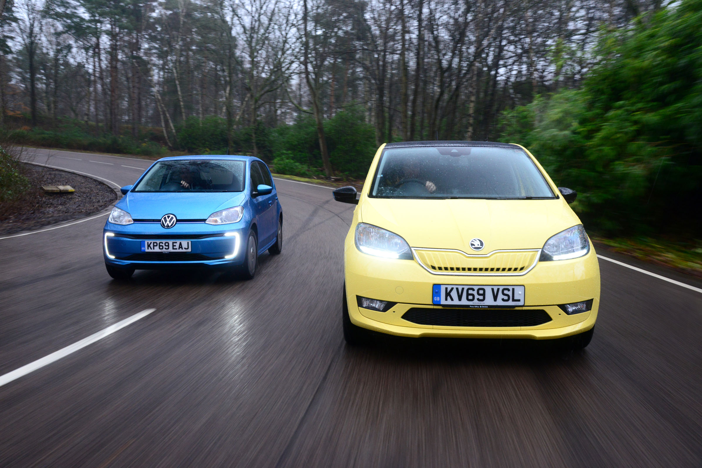 Geaccepteerd Meevoelen bijtend Twin test: Skoda Citigo-e iV SE L vs Volkswagen e-up! | DrivingElectric