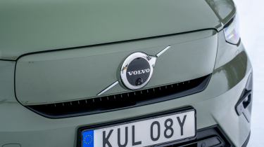 Volvo EX40 - front grille