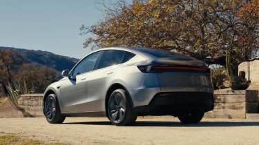 Tesla Model Y facelift 2025 - static rear 3/4