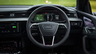 Audi Q8 Sportback e-tron - dashboard