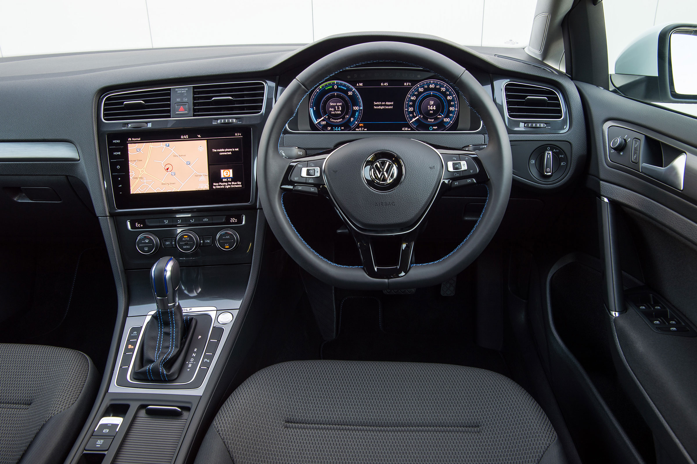 Volkswagen e-Golf interior & comfort | DrivingElectric