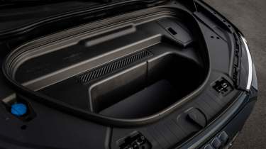 Audi Q6 e-tron - under-bonnet storage