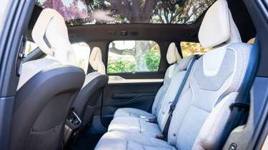 Volvo EX90 - mid-row seats