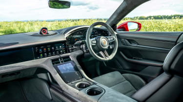 Porsche Taycan Sport Tursimo - interior