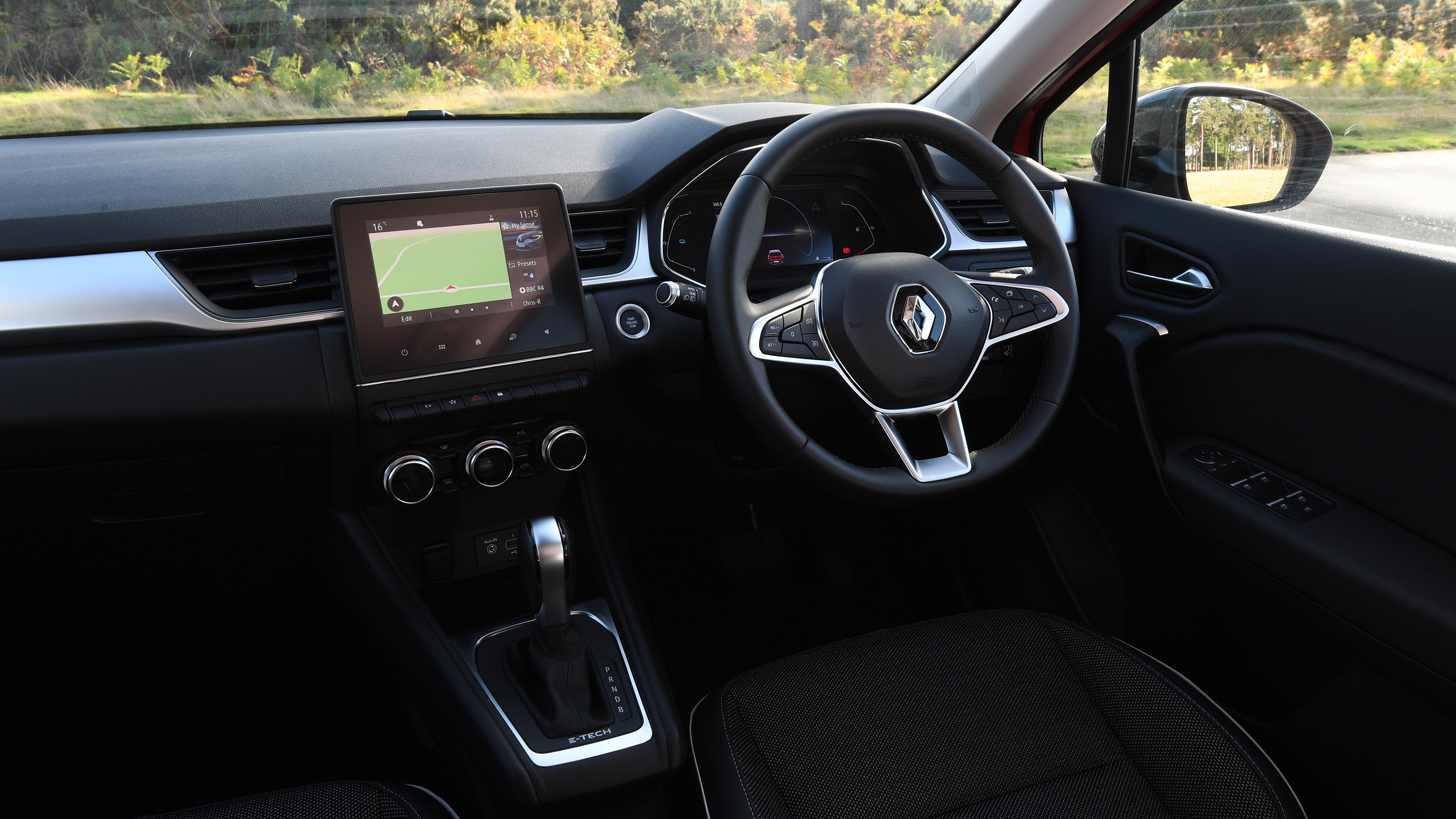 Renault Captur E-TECH Hybrid review 2024