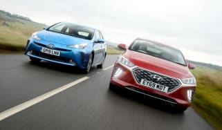 Hyundai Ioniq vs Toyota Prius