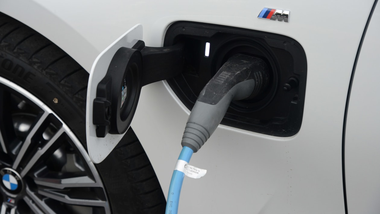 BMW 330e range, MPG, CO2 & charging | DrivingElectric